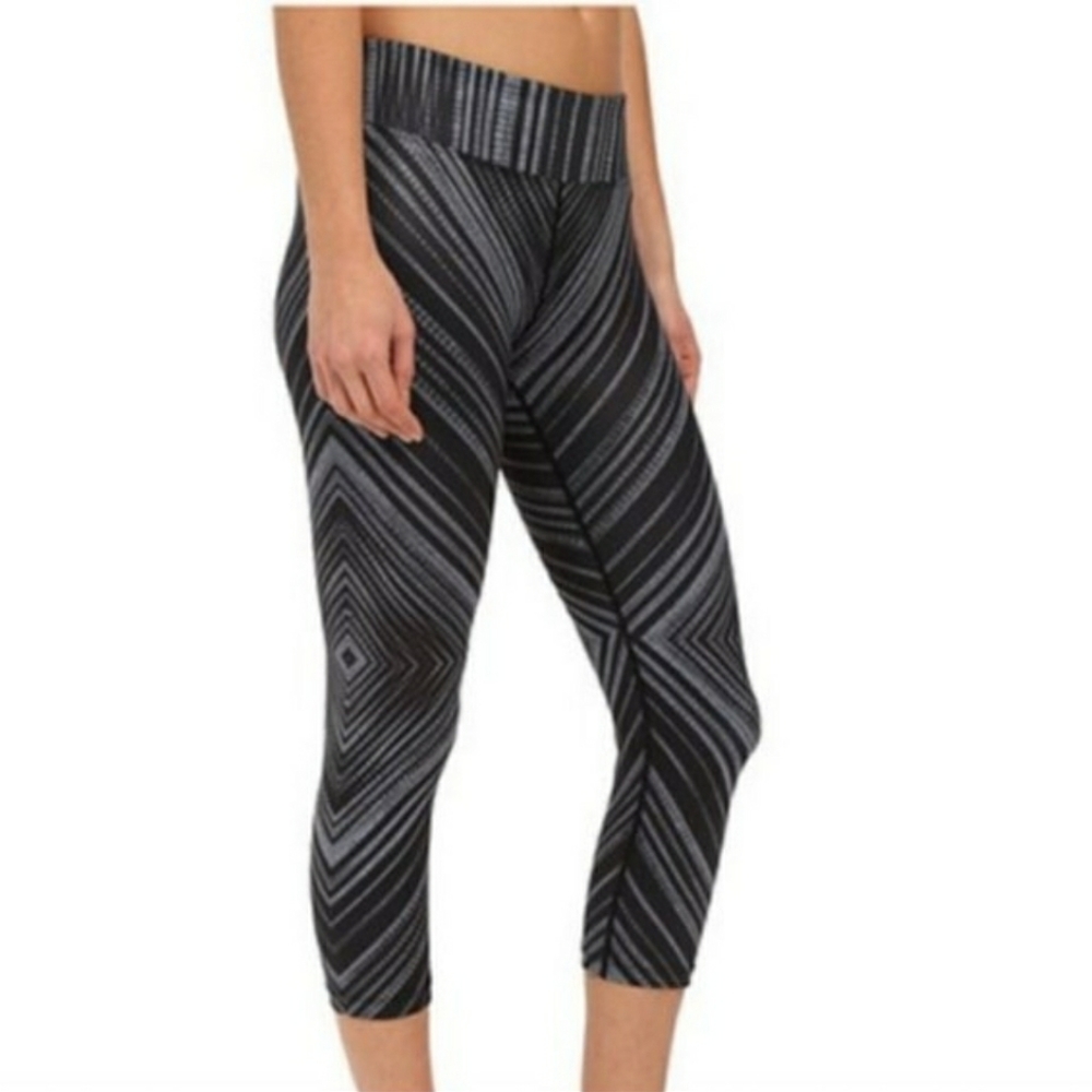 PrAna Pillar Printed Capri Leggings Activewear Sportswear Woman's Size Medium